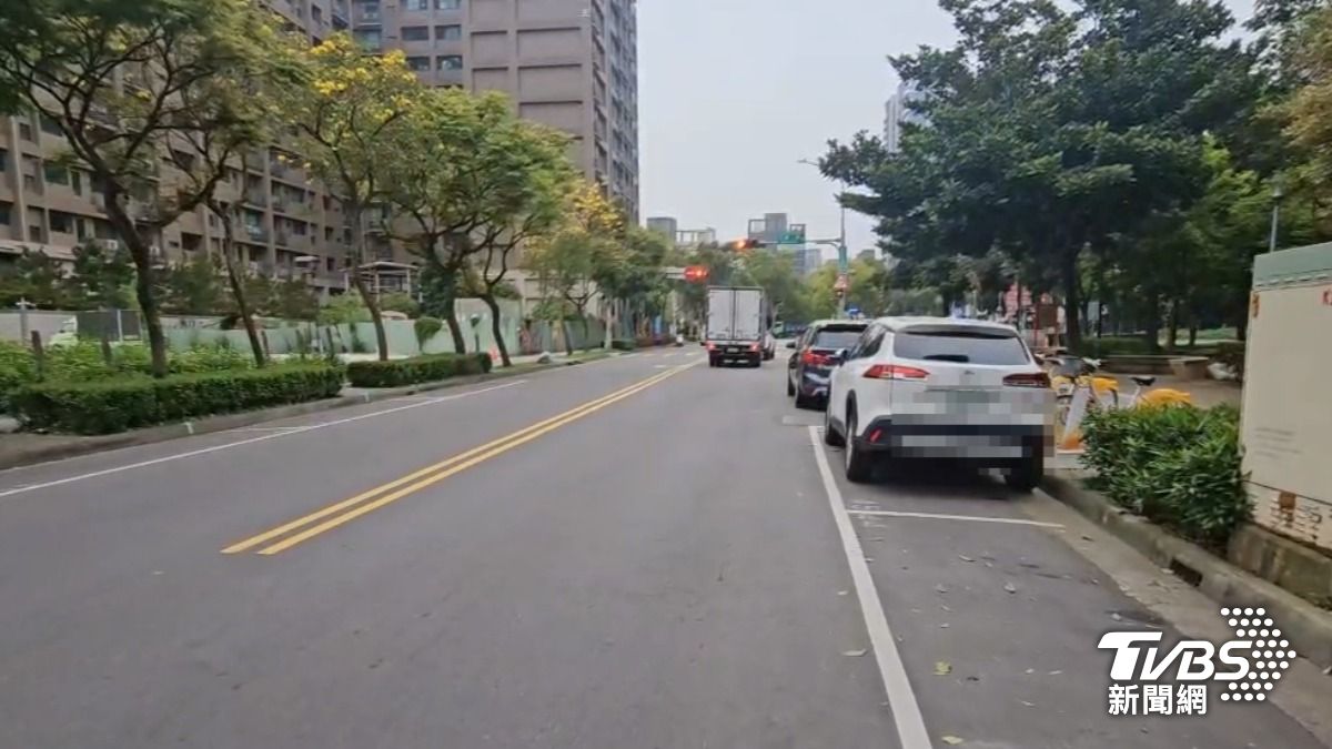 案發路段車流量大，駕駛事後PO影片呼籲提醒。（圖／TVBS）