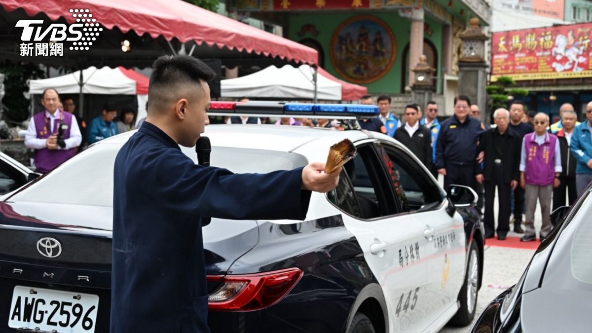 樹林鎮南宮進行淨車祈福儀式。（圖／TVBS）