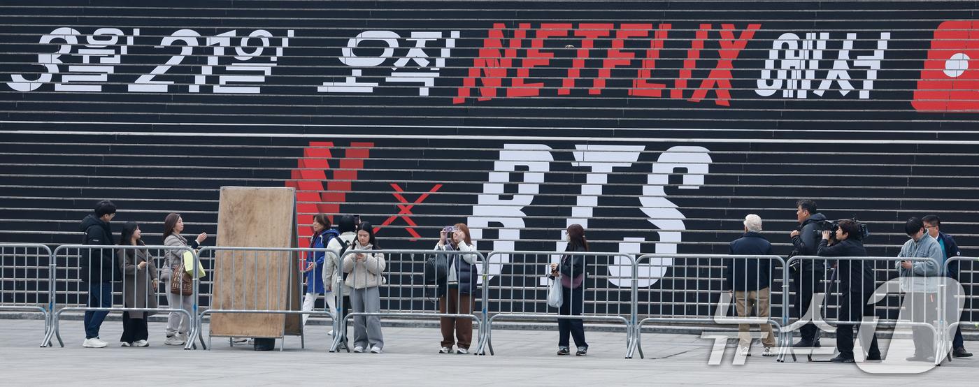 Netflix這次獨家轉播BTS回歸,也惹來韓國傳統媒體抱怨。(圖/news1提供)