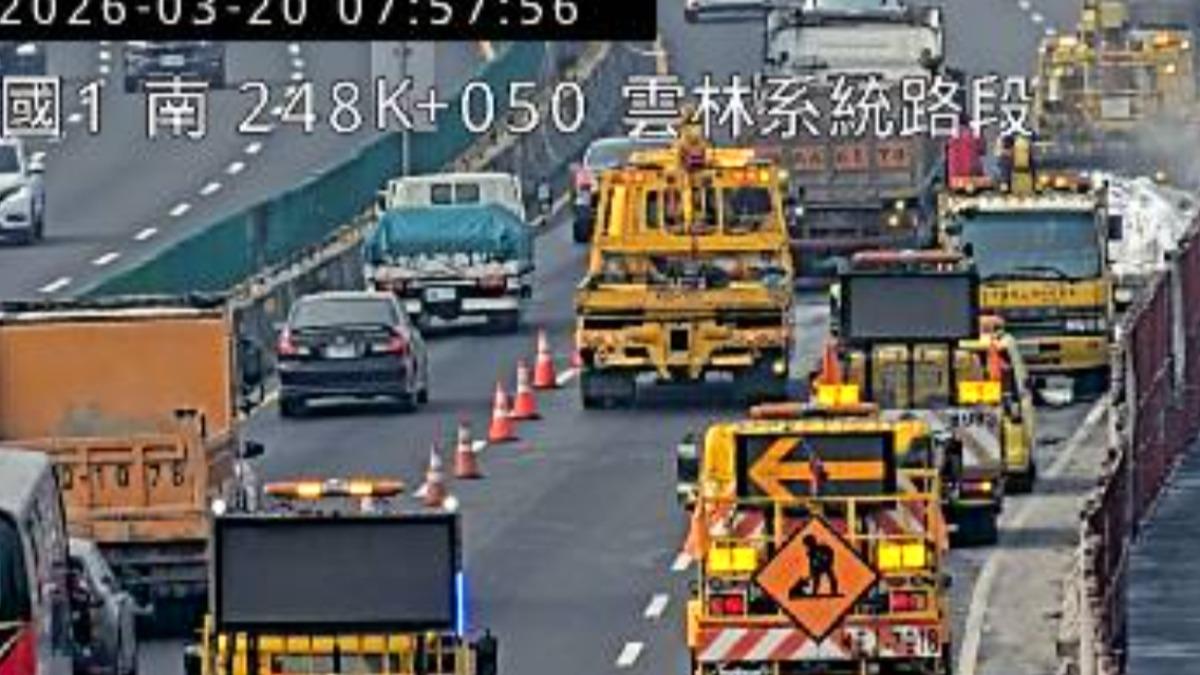 塞爆!國一南向大林路段「火燒車」 2大貨車又追撞回堵