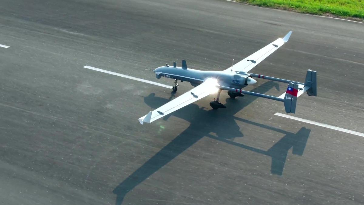 「銳鳶二型」無人機量產拚重返預算! 傳納入「台灣之盾」扮指管、通信節點