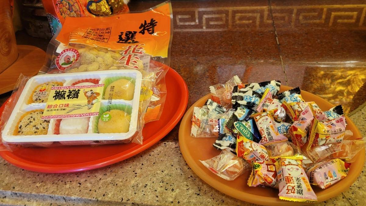 祭拜土地公供品。（圖／TVBS）