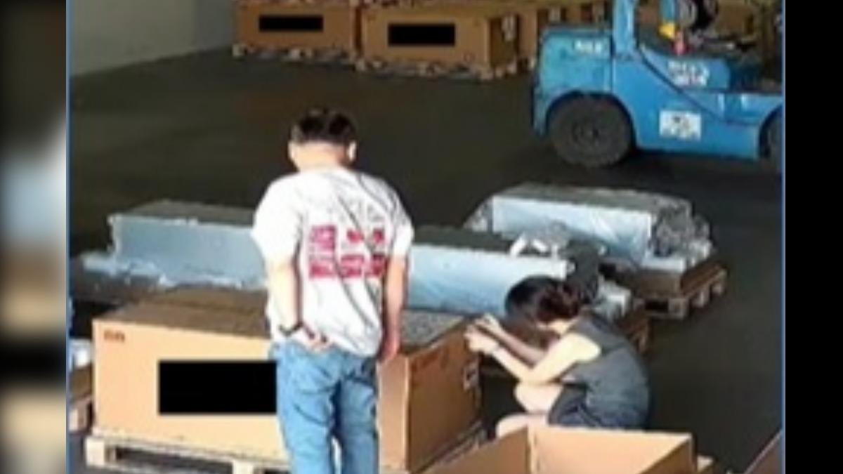 美超微爆非法轉運AI晶片!轉包公司「搬假伺服器」畫面曝