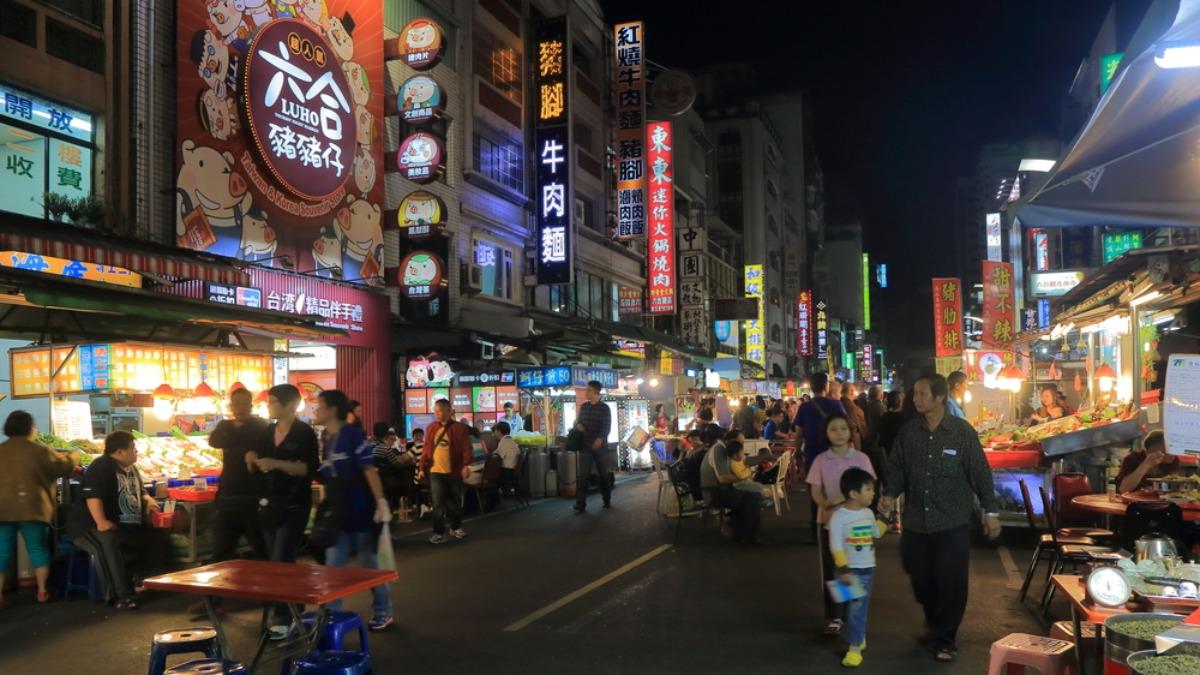 六合夜市是南部最具指標型的觀光型夜市。(圖/翻攝自交通部觀光署官網)