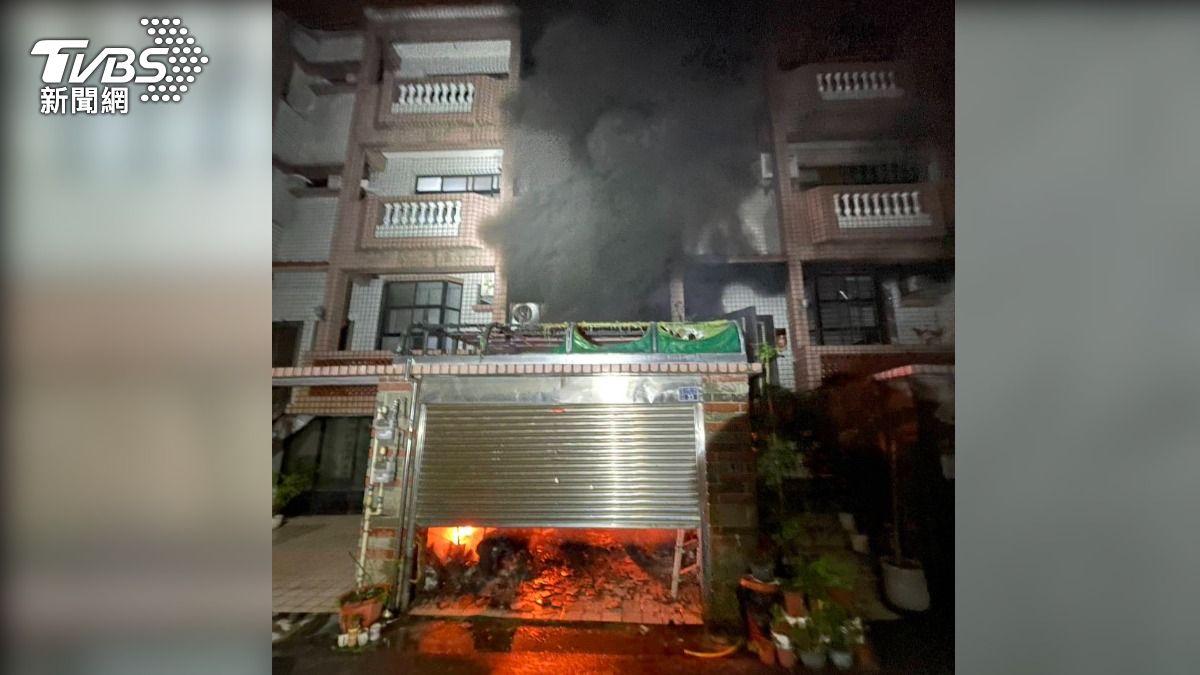苗栗民宅陷火海!黑煙狂竄4人受困 兒吃完宵夜見家沒了嚇傻