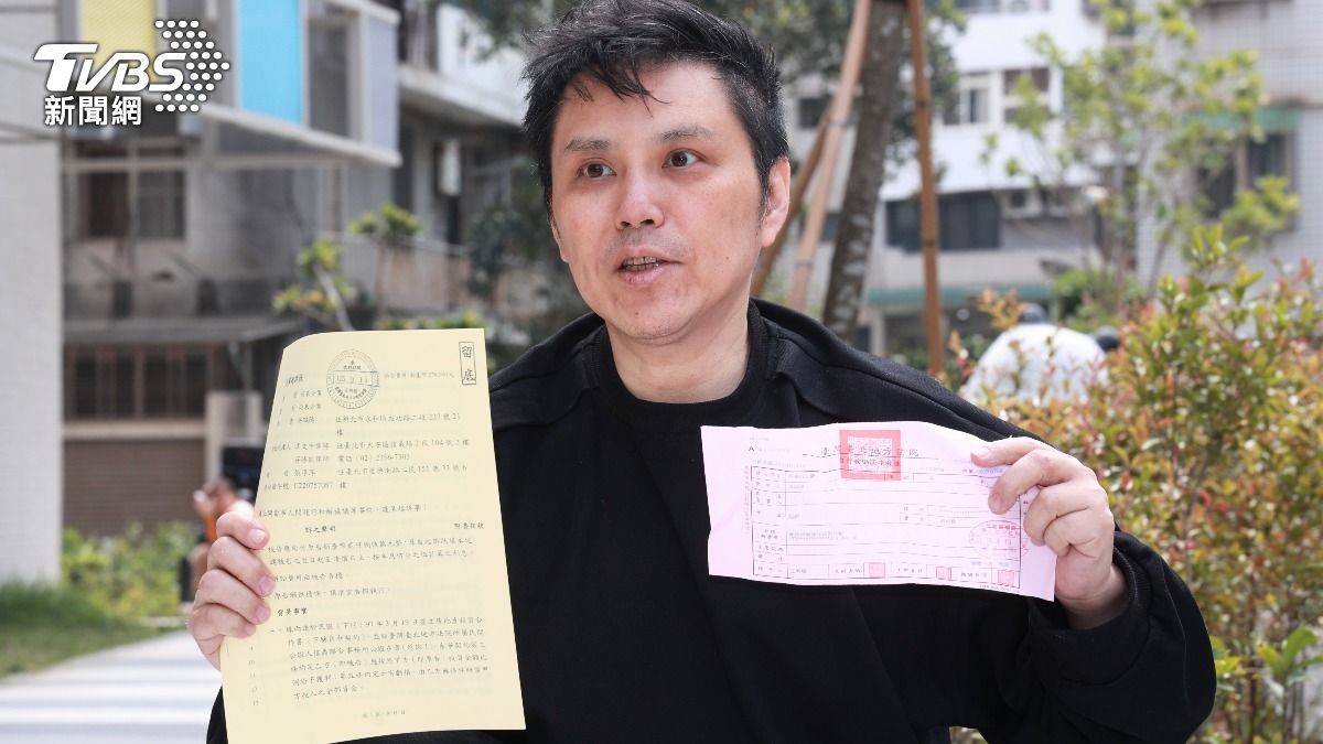 洪誠陽向張淳淳提出民事告訴。(圖/趙世平攝)