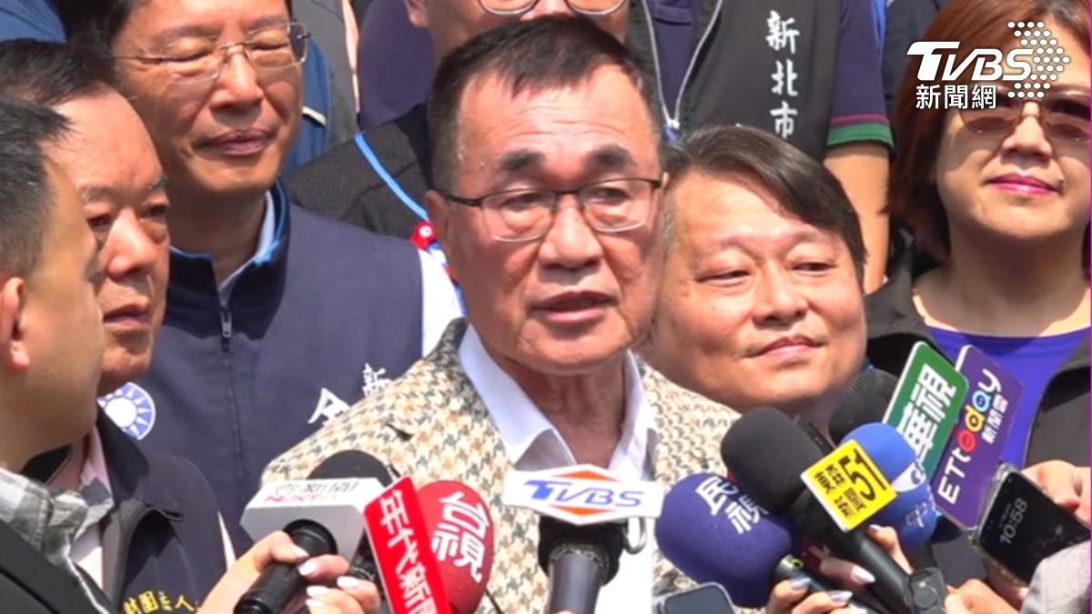 國民黨新北市長參選人李四川拋出校校有公托政見。（圖／TVBS）