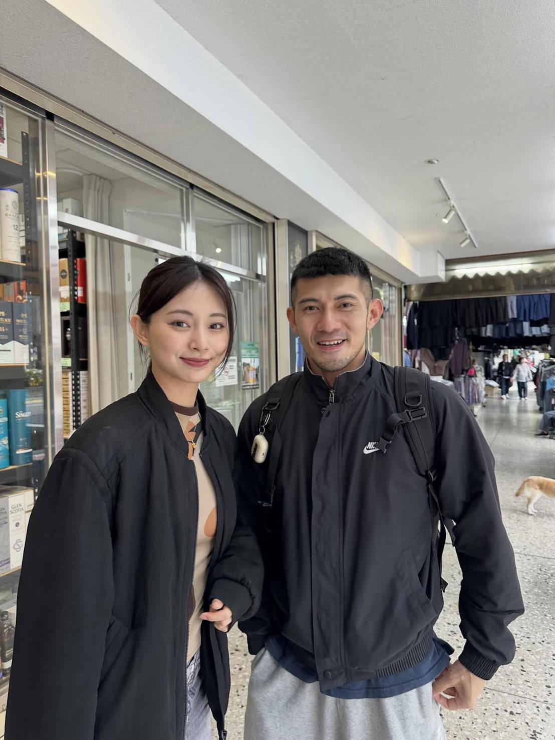 幫忙拍照的是陶晶瑩,她也提醒速戰速決,網友大讚做法正確。(圖/___pochun___授權提供)