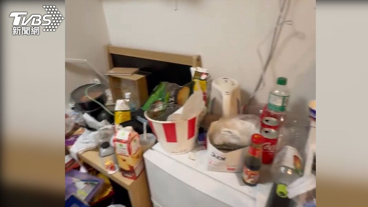 不只滿地垃圾，沒吃完的食物、廚餘也是亂丟在房間內。（圖／業者提供）