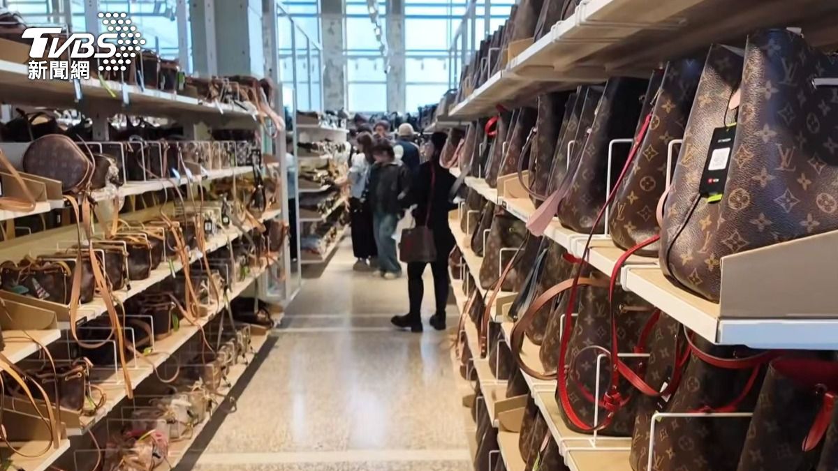 北京千坪二手精品店「超級轉轉」。（圖／TVBS）