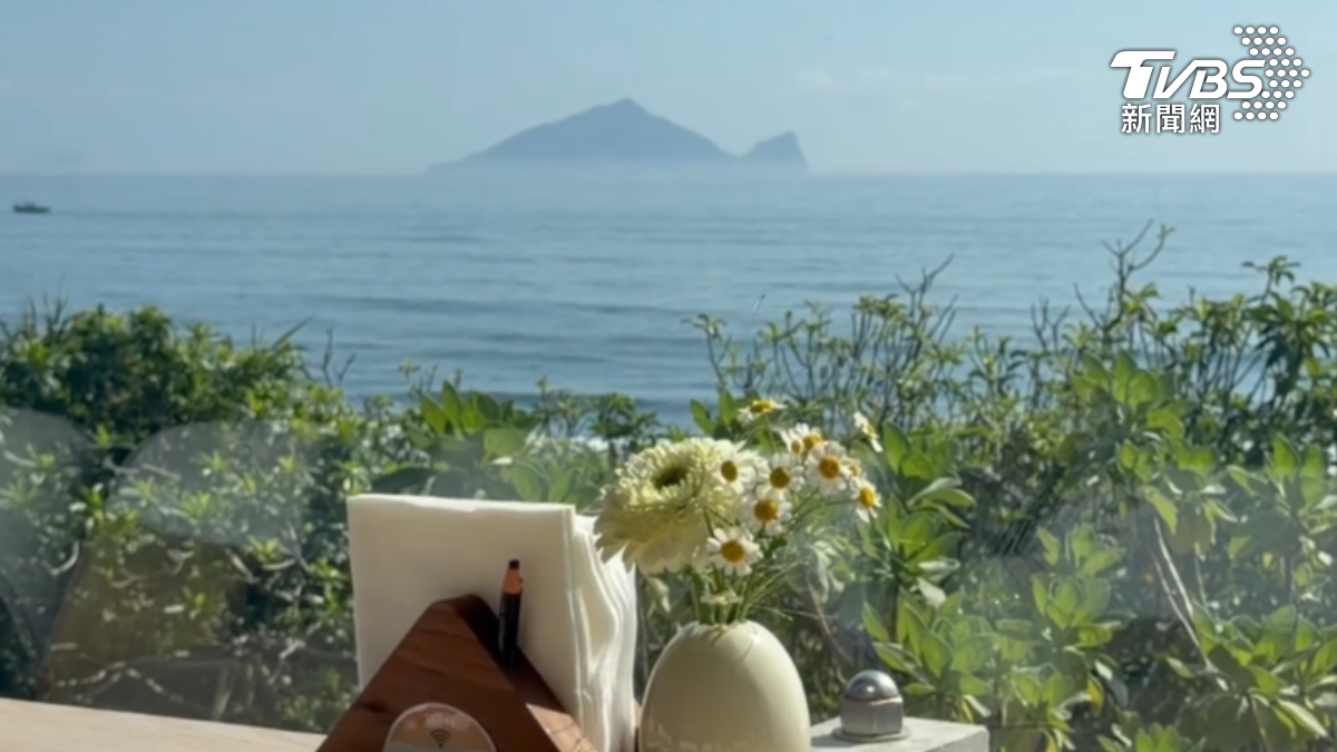 新打卡點!海景第一排,不同角度賞龜山島。(圖/TVBS)