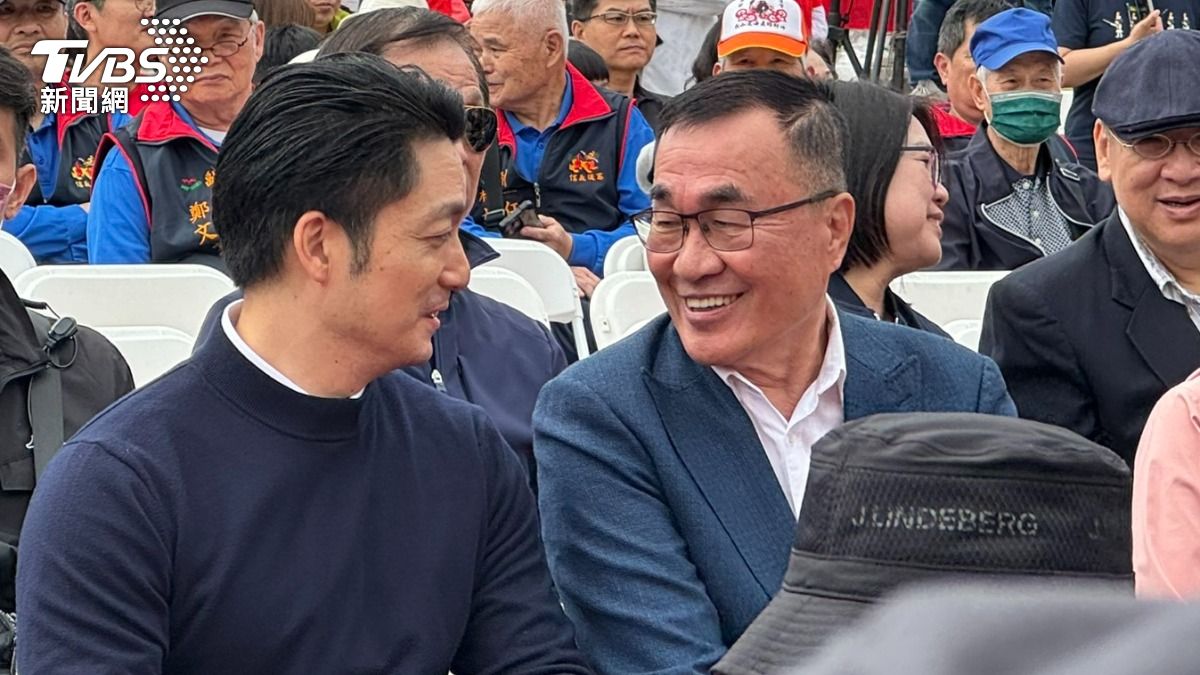 李四川（右）參選新北市長後首度合體蔣萬安（左）。（圖／陳怡潔攝）