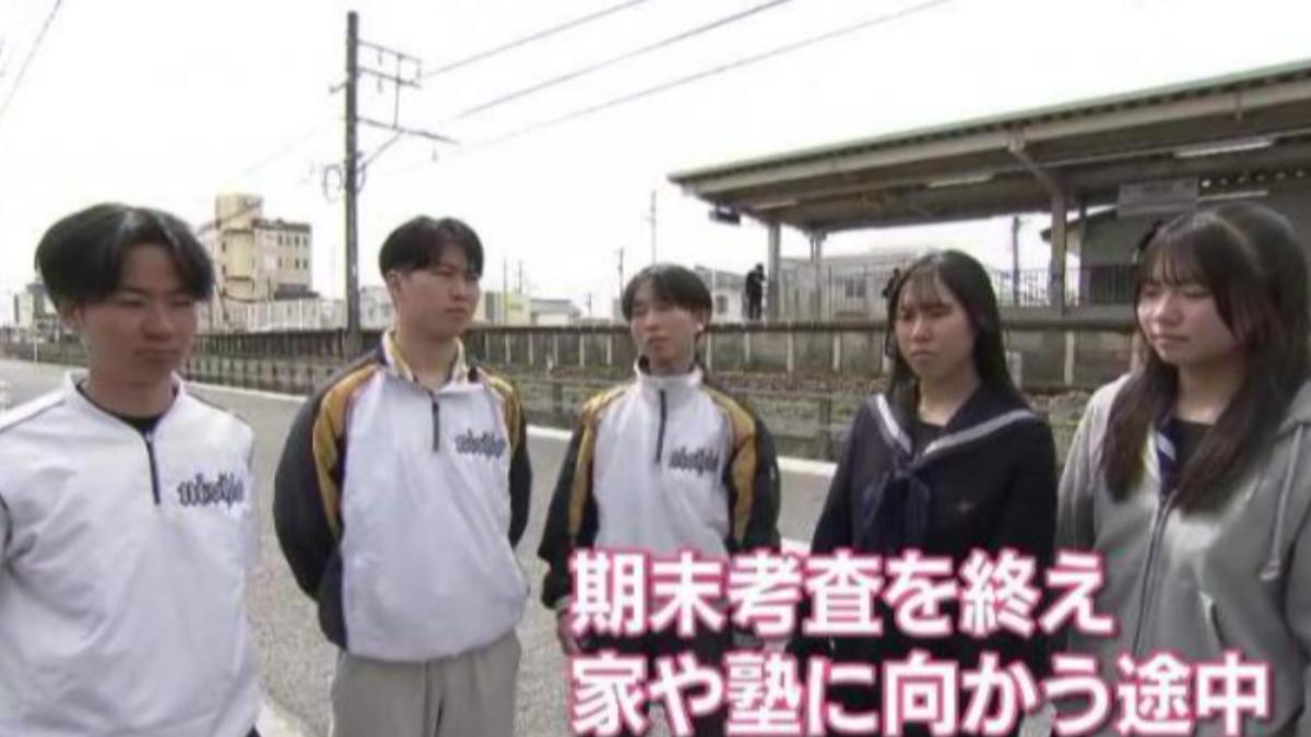 五名高中生當天期末考,提早現身車站。(圖/翻攝自名古屋電視台)