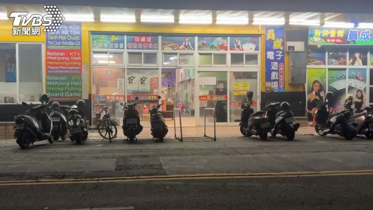 雙方素不相識,於凌晨1時許在釣蝦場一樓大廳,疑因酒後引發口角紛爭,雙方情緒激動,進而爆發肢體衝突。(圖/TVBS)