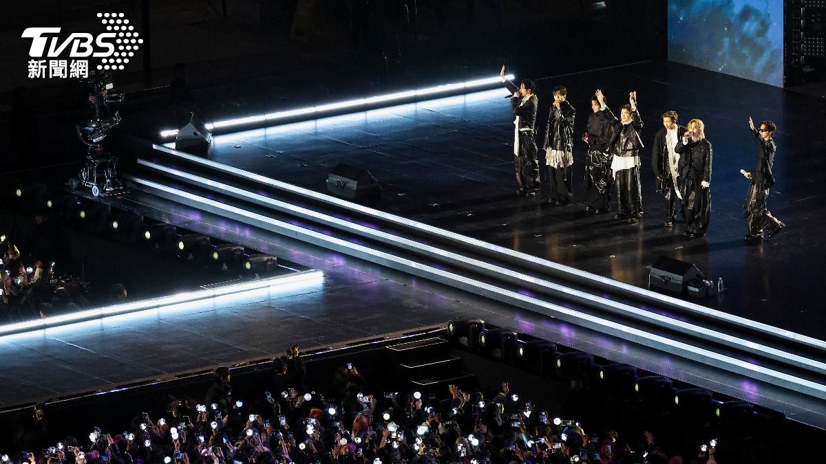 BTS回歸演唱會,吸引4.2萬名「ARMY」到場支持。(圖/達志影像美聯社)
