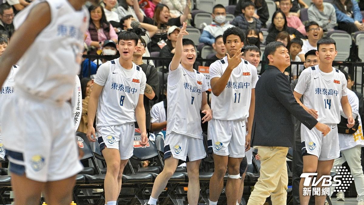 東泰高中命中關鍵三分球，奪得季軍。（圖／胡瑞麒攝）