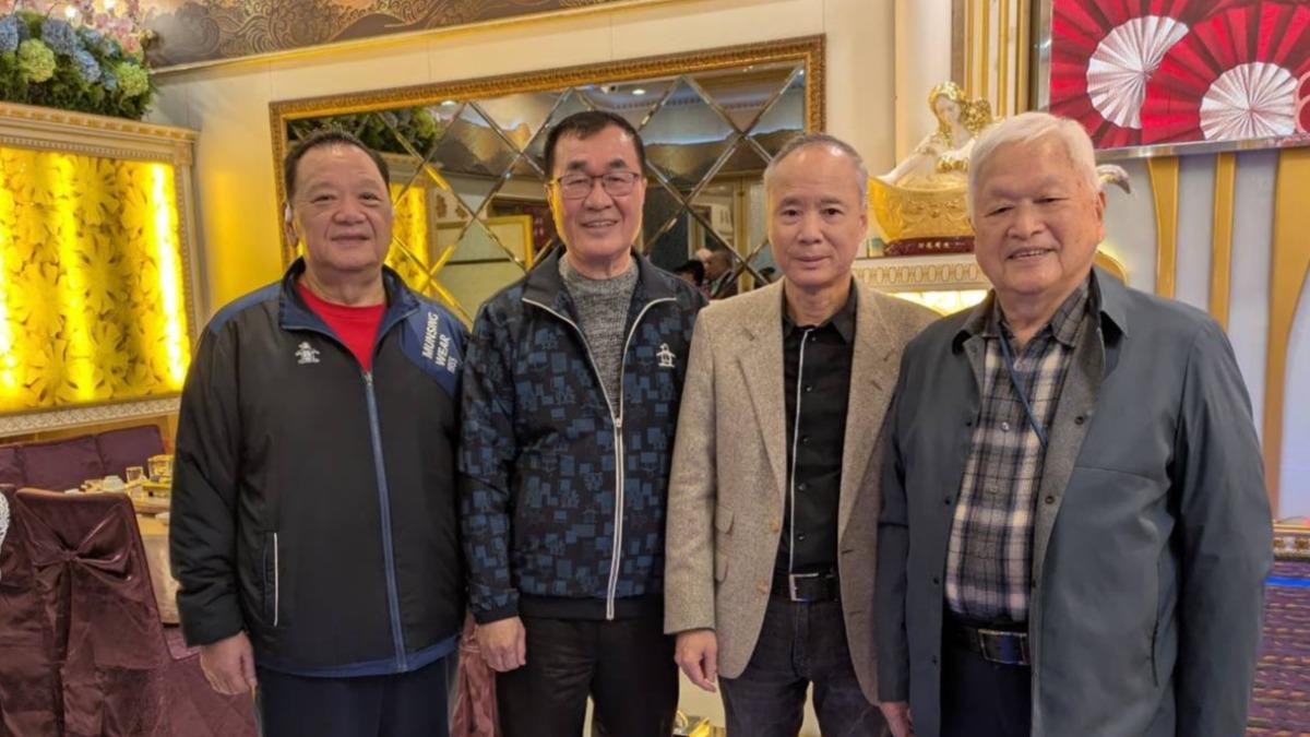 李四川與前中和代表游象賢(左一)合照引發爭議,李四川競辦表示,是地方行程中應要求合影。(圖/游象賢臉書)