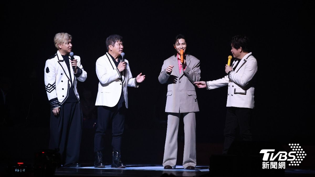 蕭敬騰登台演出。(圖/趙世平攝)