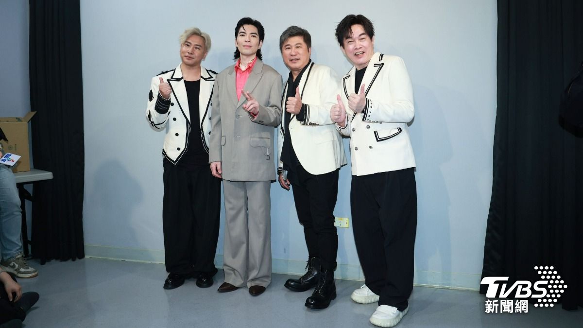 歐漢聲、蕭敬騰、胡瓜和康康到後台受訪。(圖/趙世平攝)