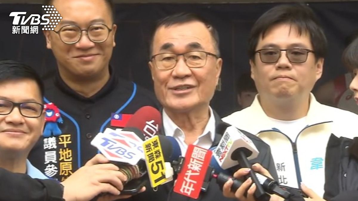 聽聞洪健益因為稱讚自己而挨罵，李四川坦言並不知情。（圖／TVBS）