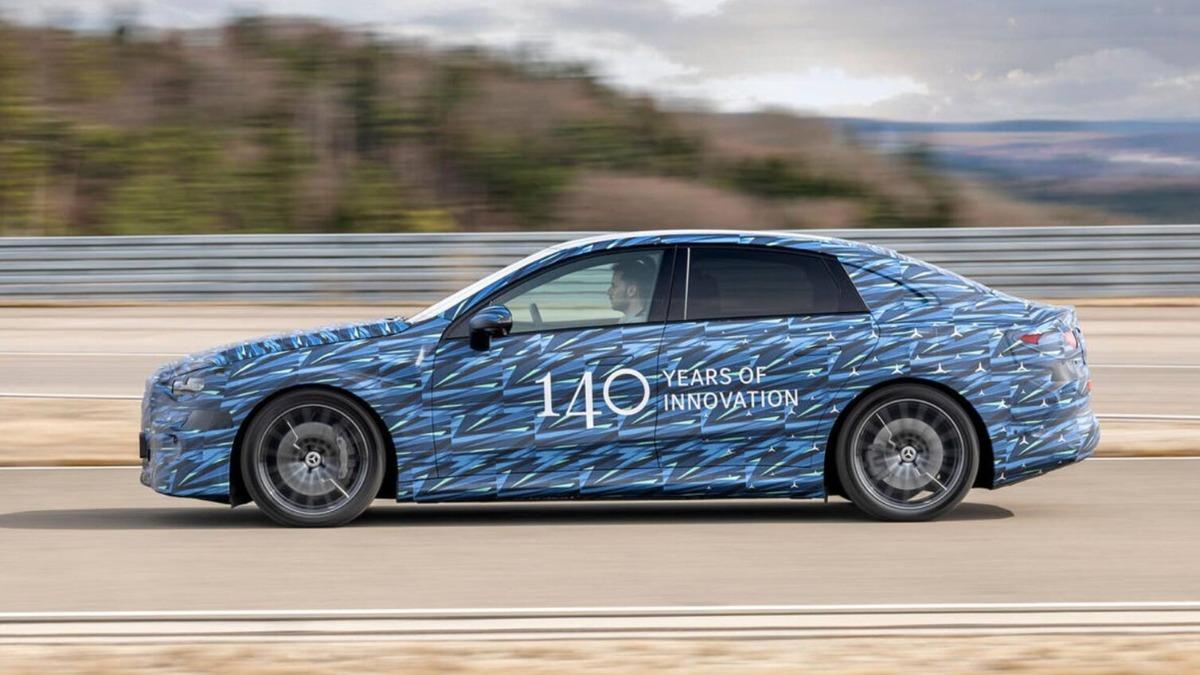 賓士純電C-Class與BMW、Audi正面交鋒,40年競爭延續至電動時代。(圖/Mercedes-Benz提供)