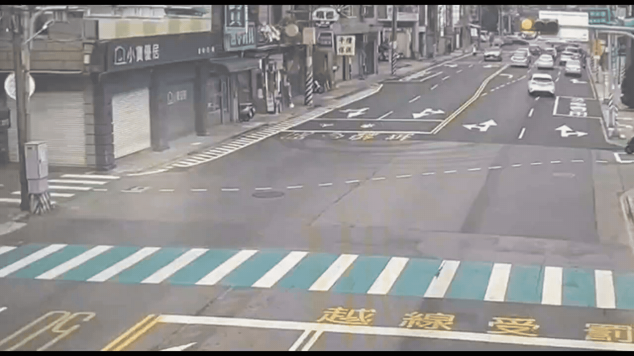 撞擊瞬間曝光。(圖/TVBS)