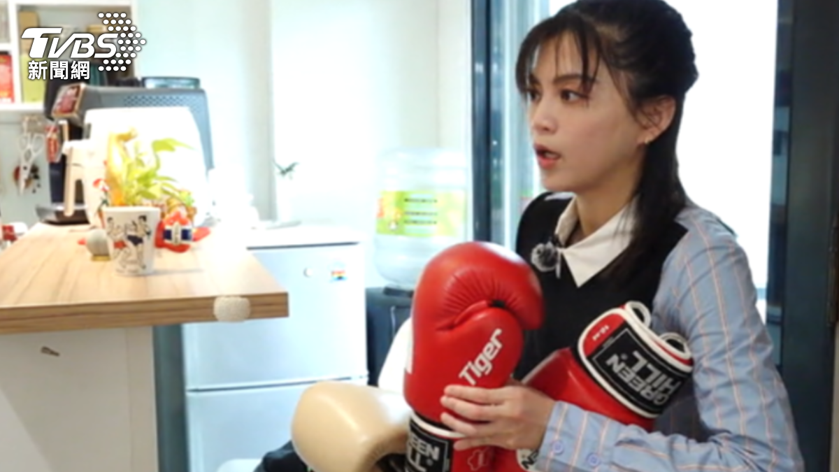 葉欣眉喜歡整理裝備時靜心的感覺。(圖/TVBS)