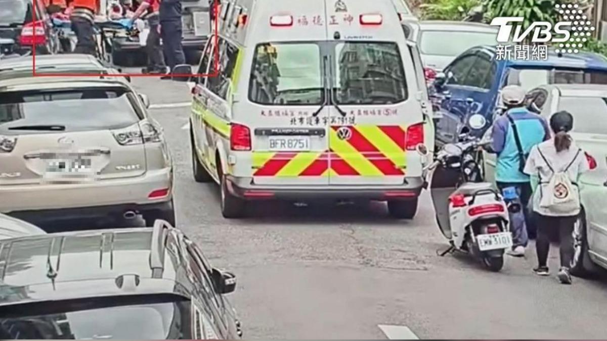 婦人遭外甥埋伏刺殺,警消到場搶救。(圖/TVBS資料畫面)