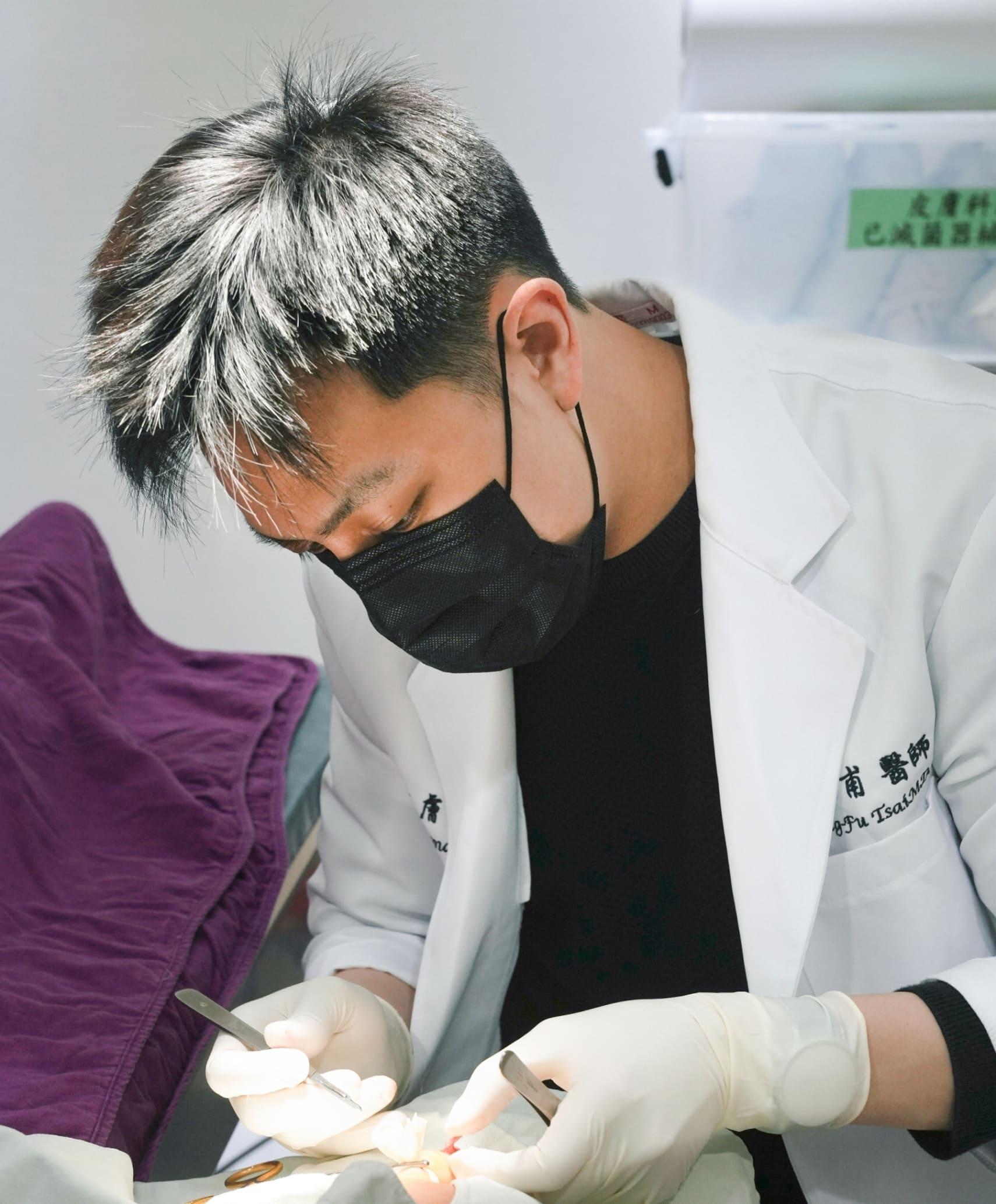 蔡宗甫進一步補充,常見良性指甲腫瘤包括指甲乳突瘤、脈絡球瘤和指甲纖維瘤。(圖/大里仁愛醫院提供)