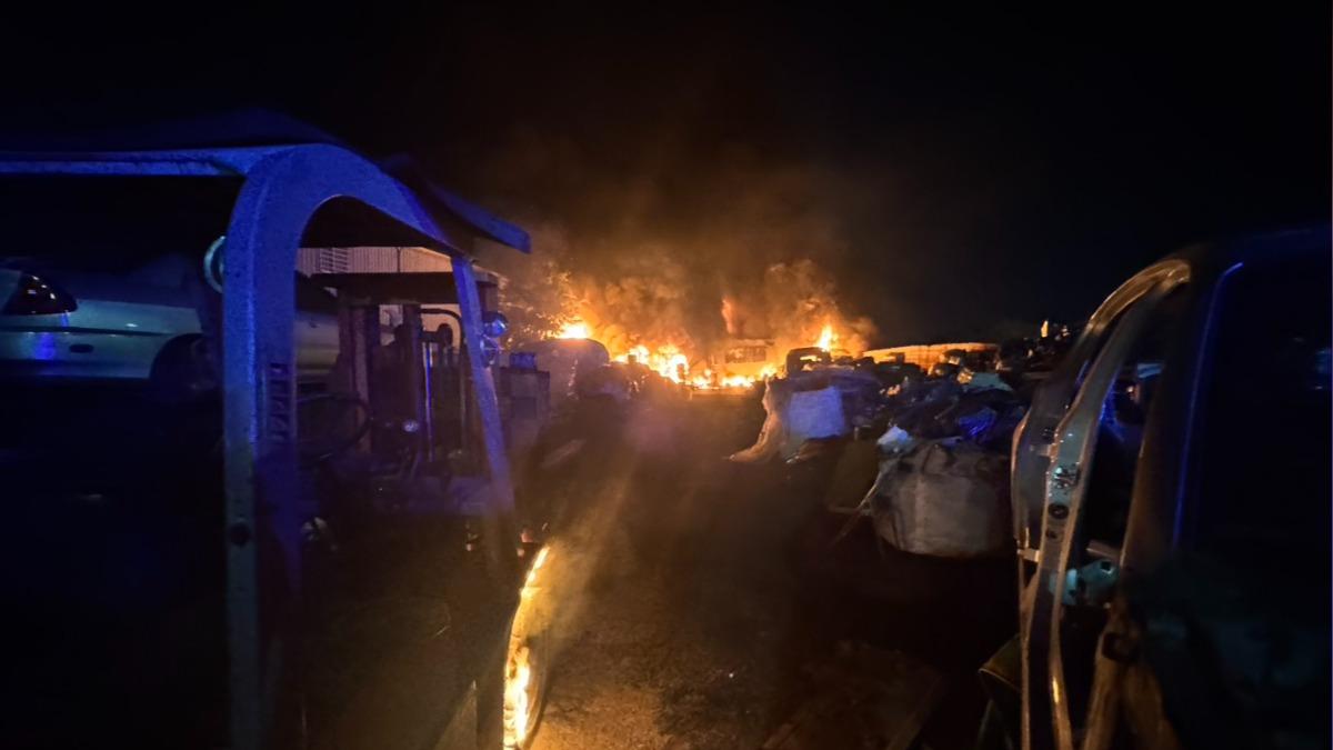 快訊/台南仁德回收廠「全面燃燒」傳爆炸聲 1外籍員工罹難身亡