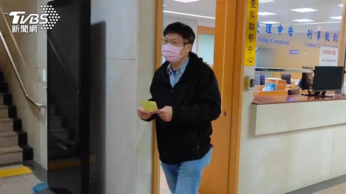 任証公司負責人陳春盛因涉嫌借牌圍標，以20萬元交保。（圖／TVBS）