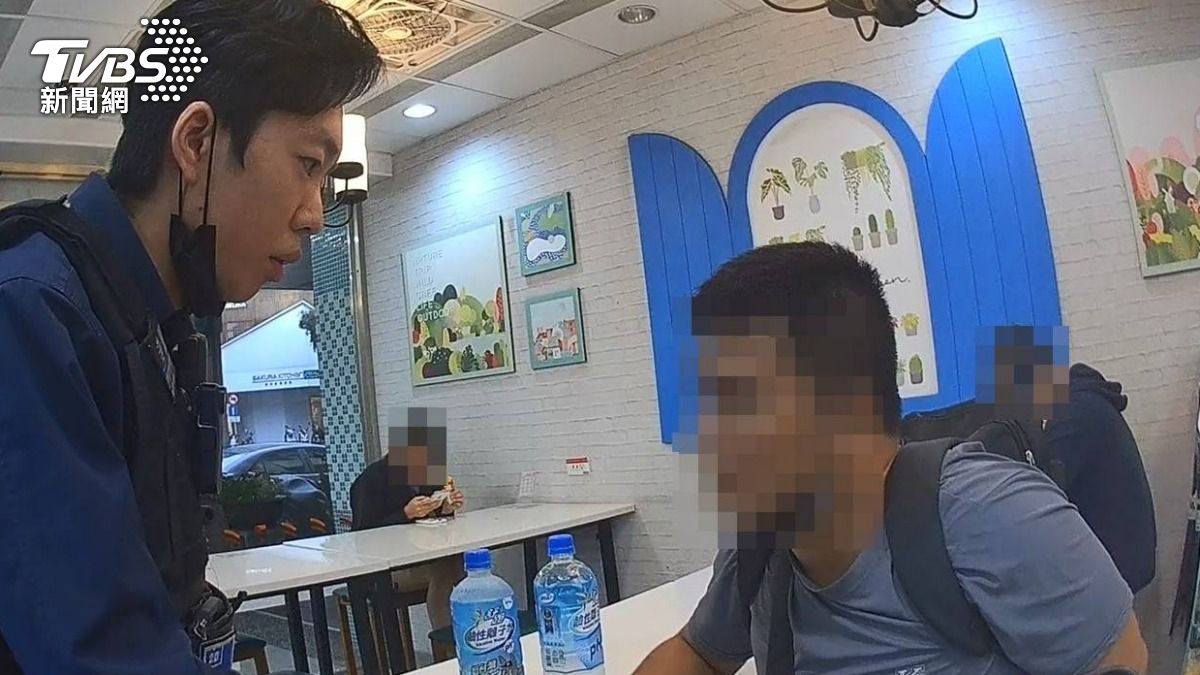 超商店員「QR code」神助攻,警方成功逮捕詐團取簿手。(圖/TVBS)