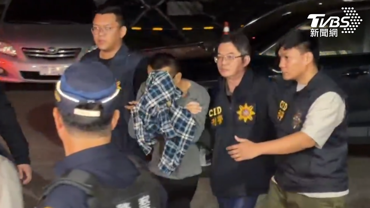 林姓嫌犯涉嫌協助徐漢逃亡,同樣藏匿在台東太麻里民宿,同步被警方帶回。(圖/TVBS)
