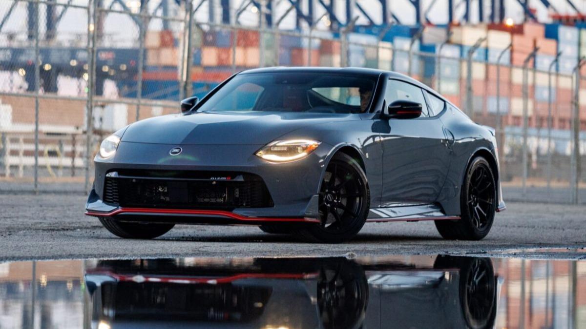 Z Nismo車型首度提供6速手排配置。(圖/Nissan提供)