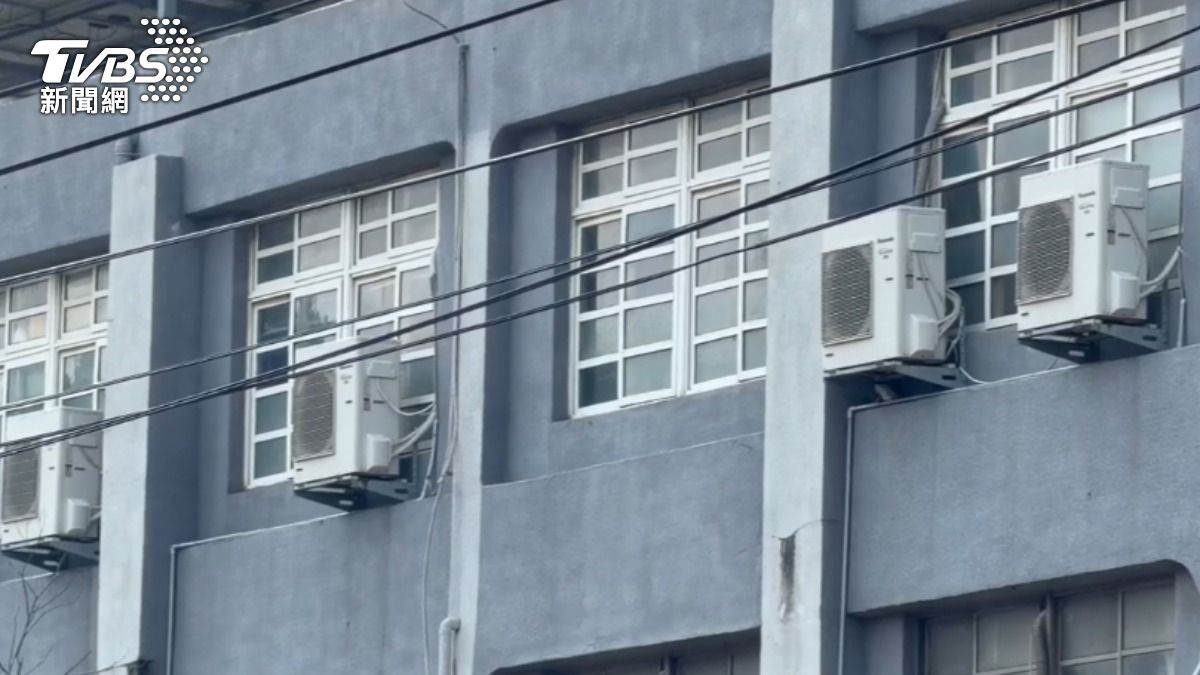 校方曝光高中畢旅費用。(圖/TVBS)