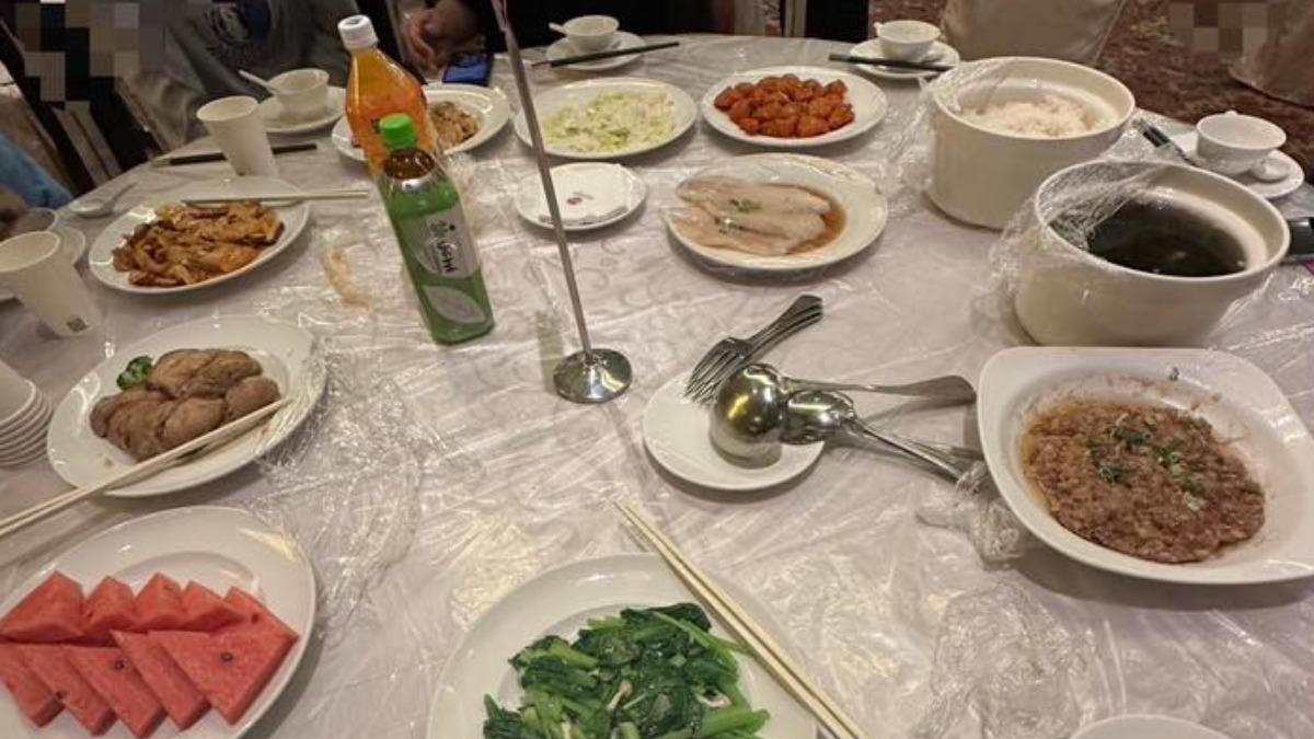 新竹香山高中畢業旅行，家長質疑餐點份量偏少。（圖／翻攝自新竹爆料公社FB）
