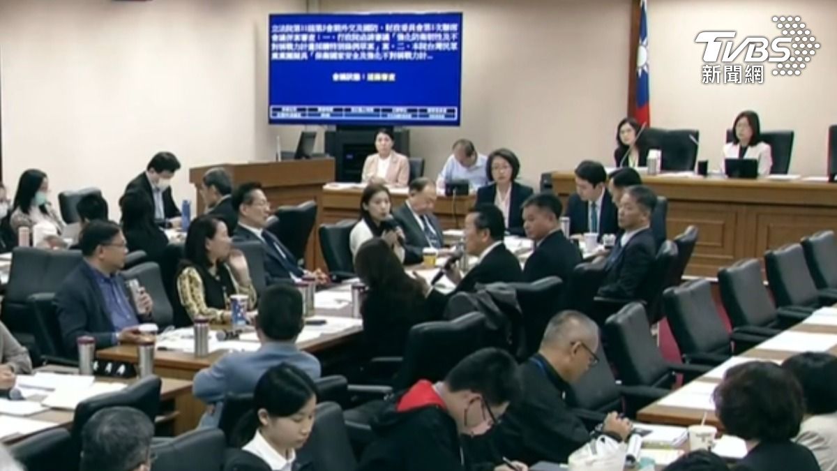 審軍購條例爆口角!顧立雄動怒嗆「明知故問」徐巧芯回擊:懂了沒啊