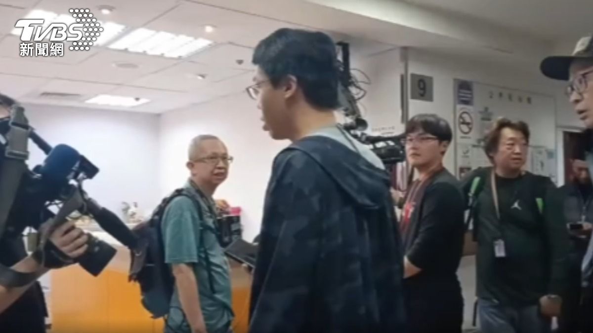 收恐嚇信? 李貞秀國會辦公室「駐衛警關切」。(圖/TVBS)