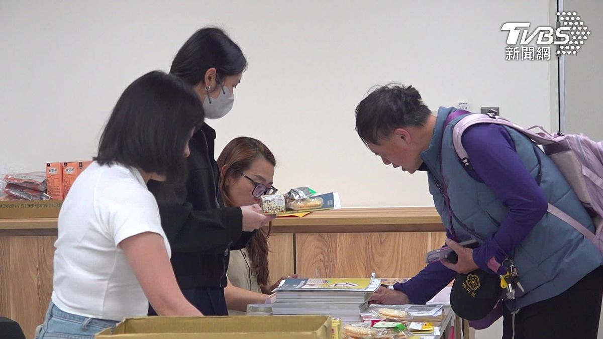 在台北市出任公務員,既要承擔高強度業務,又要頻繁面對各種關切指教,不少人選擇提前離開, 即便留下,也可能在累積一定專業後,轉往中央機關或投入民間領域發展,形成另一種形式的人才流失。(圖/TVBS)