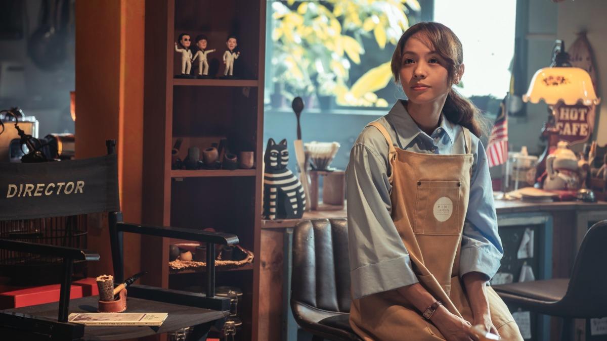 黃姵嘉在片中飾演悉心照顧老爸的女兒。(圖/萬騰文化創意提供)