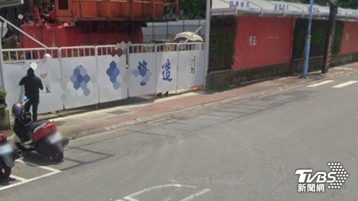 葉女指出車禍隔天,就有附近工地主管前來慰問,但表示僅止於道義關懷;如今只能透過國賠申請,釐清責任。(圖/TVBS)