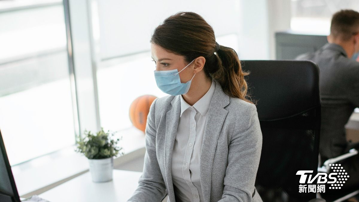 專家提醒要戴口罩預防。(示意圖／shutterstock 達志影像)