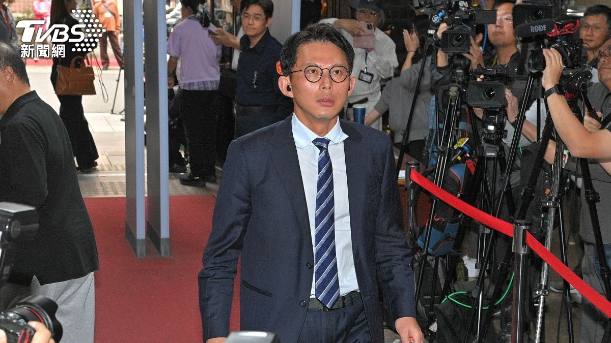 柯文哲宣判/喊柯判17年「太扯了」 黃國昌急令黨工協助柯家