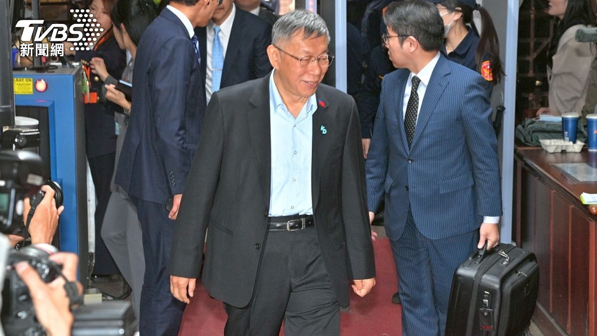 柯文哲、應曉薇「逃亡風險提升」　境管、科技監控延長8月