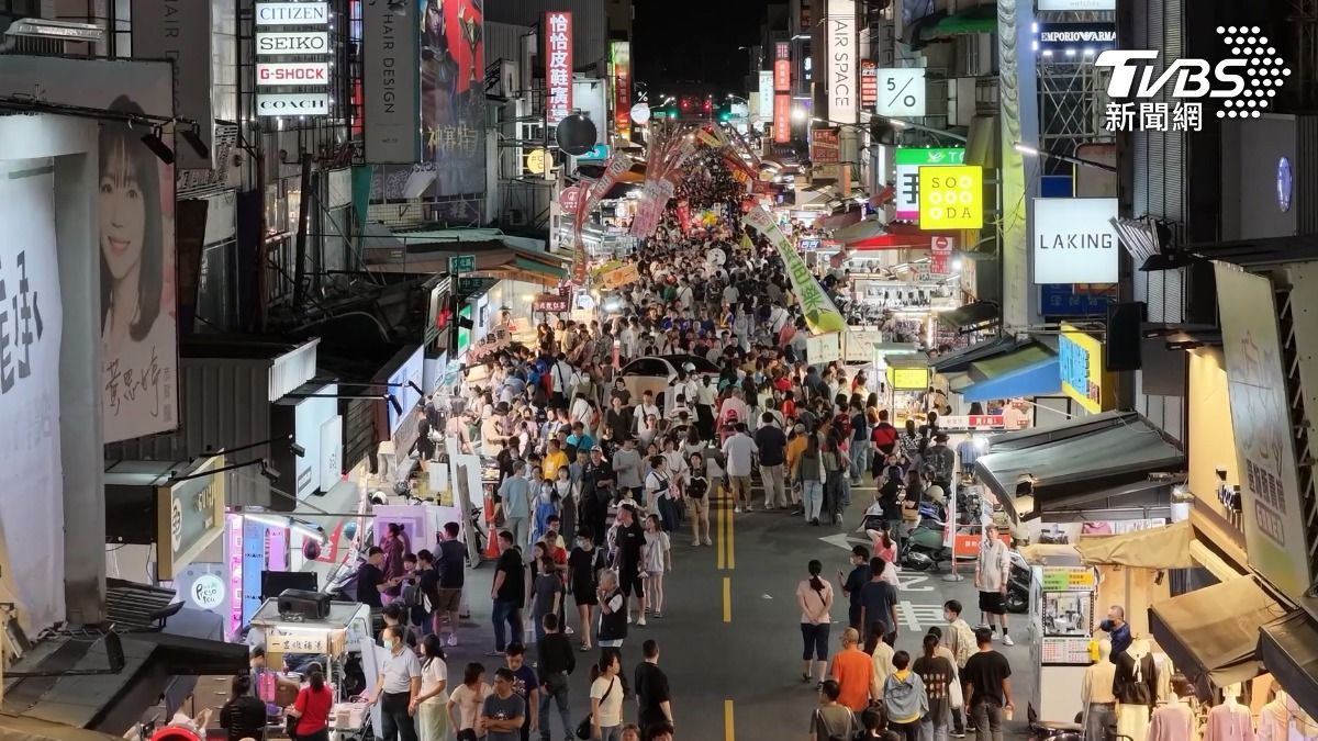 嘉義市的文化路夜市去年觀光人次為全國夜市最多，年度住宿人次高達217萬。（圖／TVBS）