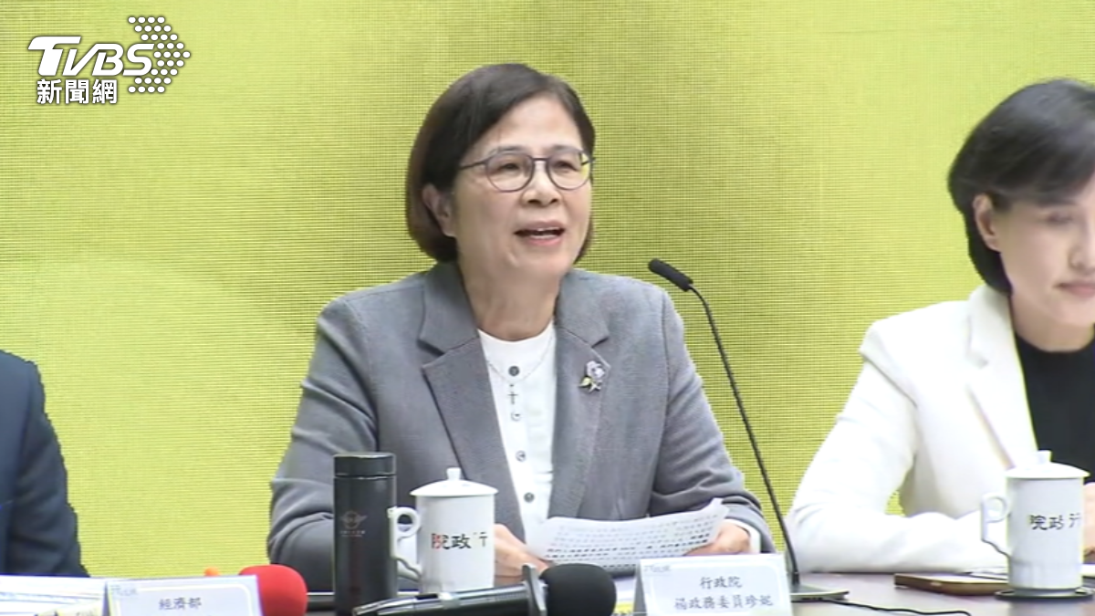楊珍妮受訪回應自認做事嚴格，但自認與同仁相處融洽，談及顏慧欣更泣不成聲。（圖／TVBS）
