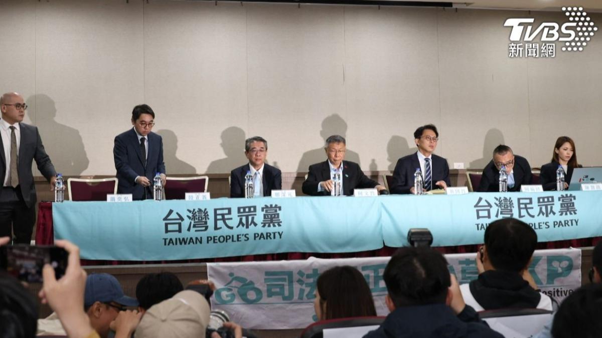 柯文哲晚間召開國際記者會。(圖/華子琛攝)