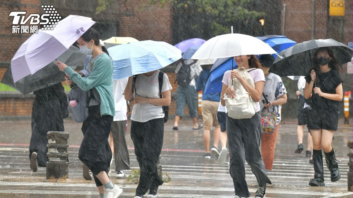 天氣/強對流殺到!連假這天「下到發紫」雷雨猛灌
