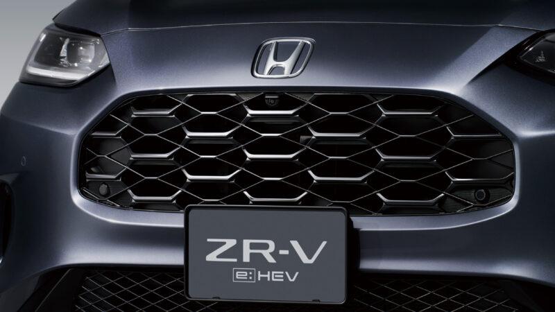 ZR-V e:HEV Z Black Styley換上蜂巢狀的水箱護罩。(圖/Honda提供)