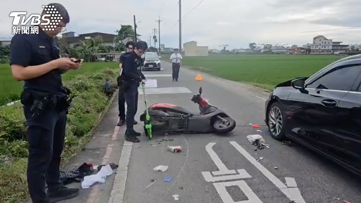 快訊/宜蘭市區嚴重車禍 騎士路口遭撞命危送醫